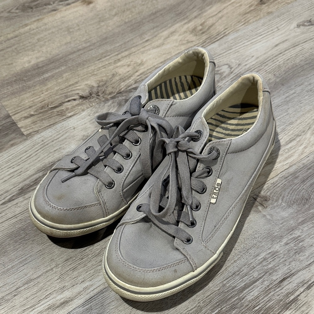 Taos Footwear Gray Women's Sneakers
